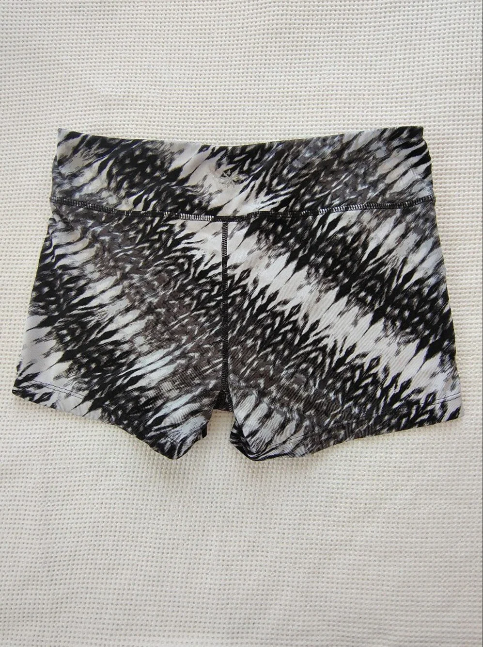 Athleta Black & White Abstract Pattern Athletic Shorts